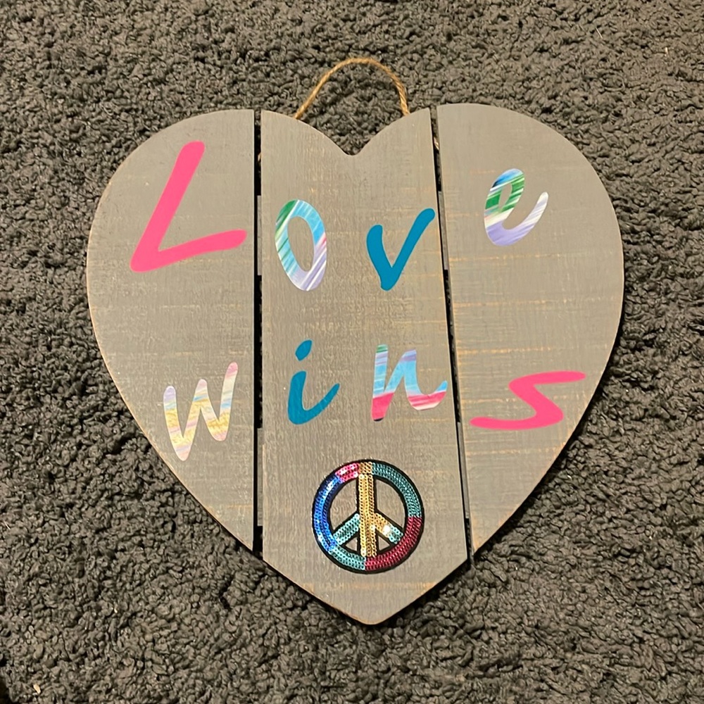 Home Made Heart Love Wins Wall decoration